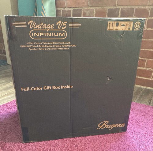 Bugera infinium 1x8 - v5, 5w