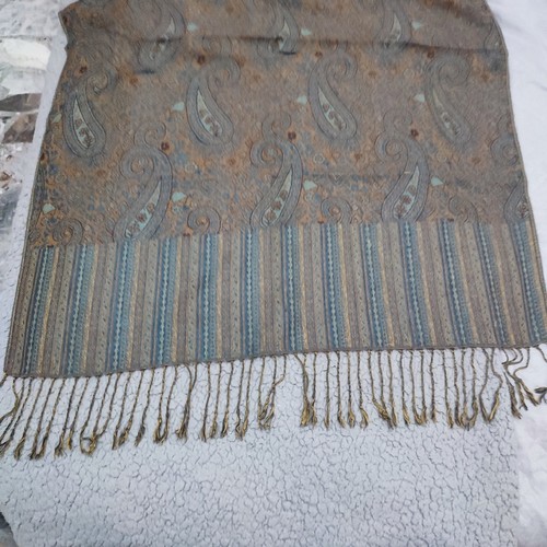 Sciarpa con fantasia paisley - con,