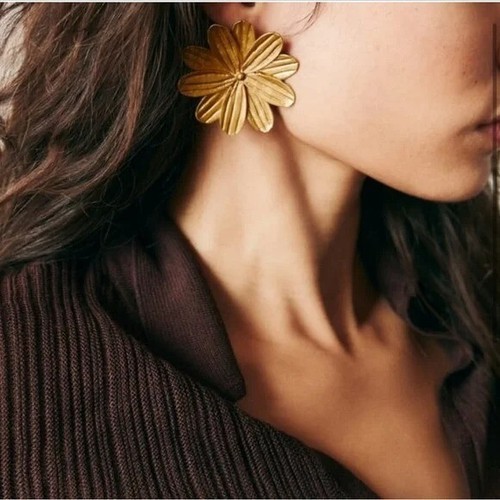 Nwt zara flower earrings - nwt,