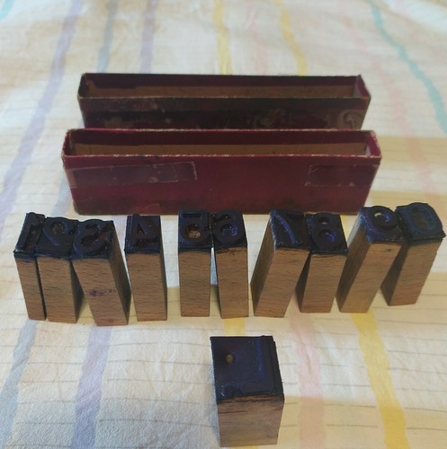 Vecchio set timbri legno - vecchio,