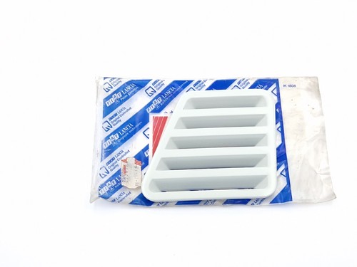Griglia ventilazione cofano