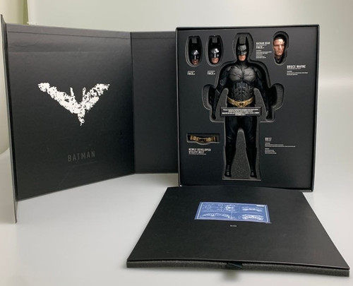 Hot toys batman cavaliere - batman, il