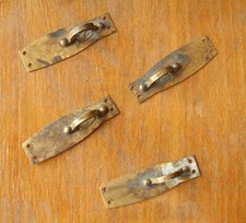 N°4 VECCHIE MANIGLIE IN OTTONE STILE LIBERTY PER MOBILI VARI PIU' VITI IN OTTONE