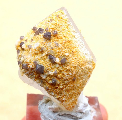 Scheelite yaogangxian mine - scheelite,