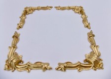 Quattro angoli decorati