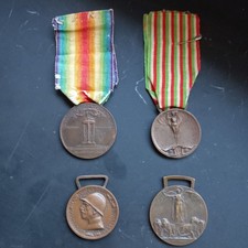 Lotto 4 Medaglie GUERRA PER