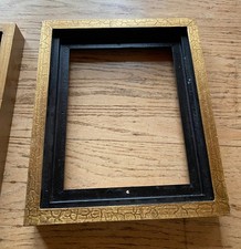 Cornice galleggiante oro su