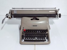 Macchina da scrivere Olivetti