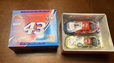 Nascar-Racing Champions-1/64