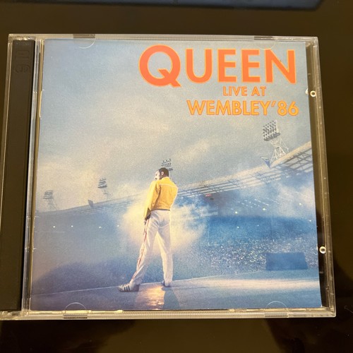 Queen live wembley 2 - live,