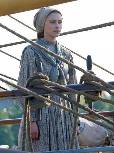 V7966 alias grace sarah gadon - alias,