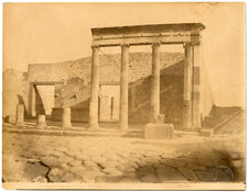 Italy, Pompeii, Propylaea del