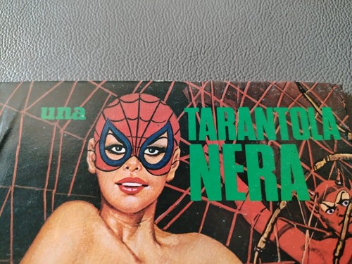 Una tarantola nera - tarantola, serie