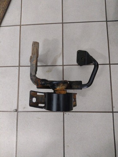 Staffa supporto motore destro - staffa,