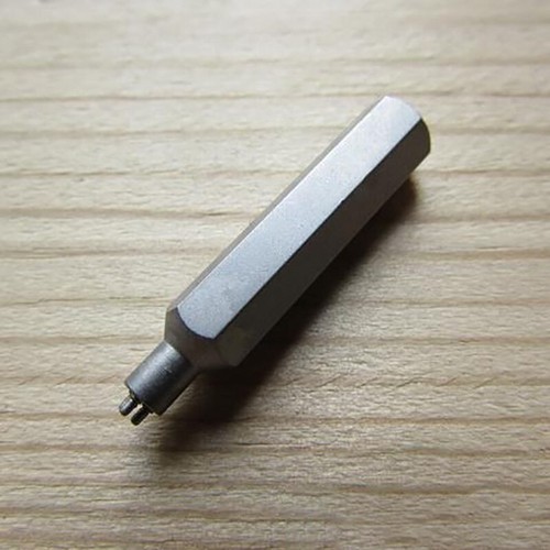 Cacciavite con fori per - con,