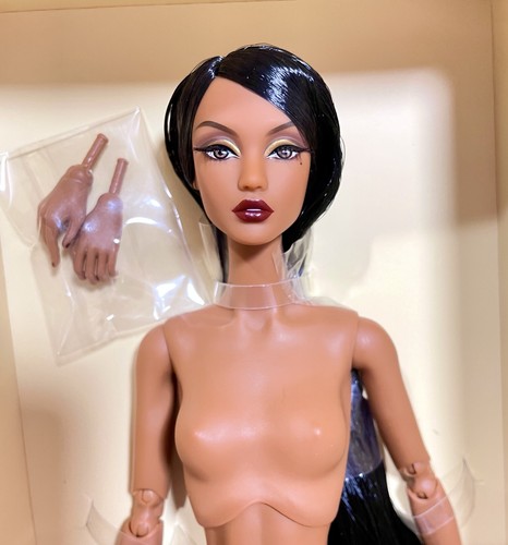 Nuova bambola nuda - bambola, hands