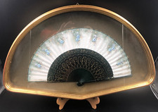 QUADRO VENTAGLIERA CON VENTAGLIO CORNICE LEGNO D'ORATO  XX SECOLO