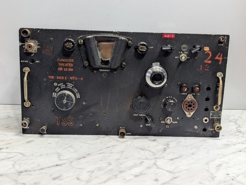 Signal corps radio receiver - radio,