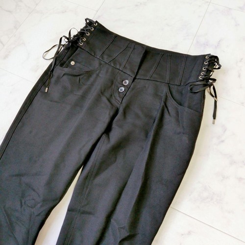 Autentico pantalone svasato