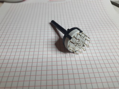 Commutatore rotativo vie - rotativo, 4