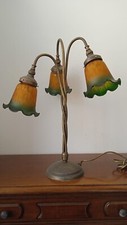 Lampada da tavolo in ottone stile liberty con vetri flute verde arancio classe