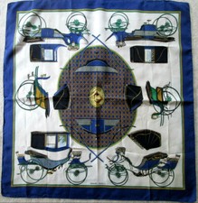 - HERMÈS Foulard   " Les Voitures à transformation " soie TBEG  vintage