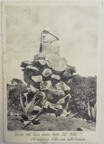 Cartolina busto eretto dalle - eretto,