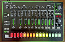 Roland TR-8 installato con