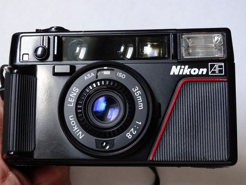 Nikon l35af 35mm - (iso, 1000)