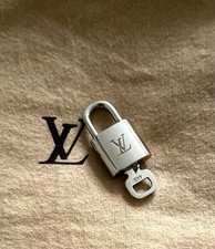 Autentico lucchetto e chiave