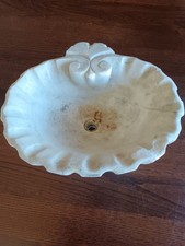 Antico Lavandino in Marmo Bianco di Carrara a Forma di Conchiglia