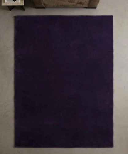 Tappeto viola scuro trapuntato