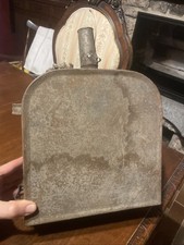 antica borraccia in latta, con predisposizione per corde di trasporto