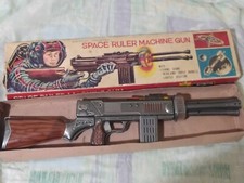 GUN GIOCATTOLO LATTA RIGHELLO SPAZIALE MITRAGLIATRICE B/O anni 60 HORIKAWA JAPAN nuova con scatola