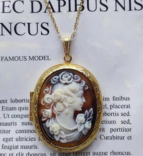 Collana medaglione ritratto