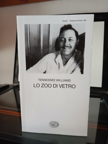 Tennessee williams zoo - williams, di