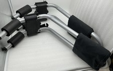 Portapacchi verticale da tetto per kayak Thule Hull-A-Port 834 stile J hardware mancante