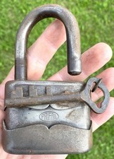 Lucchetto Antico 1600 Con Chiave Funzionante.