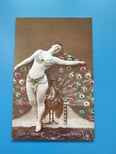 Nudo di Donna, Sfondo Pavone