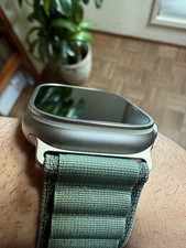 iWatch apple ultra, con box, due cinturini e cavetto di ricarica. Come nuovo.