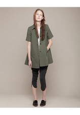 Cappotto svasato con cuciture