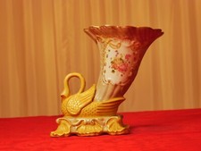 ANTICO VASO MEISSEN CON CORNUCOPIA E DECORI DIPINTI A MANO