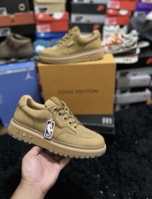 Sneakers Louis Vuitton LVxNBA Abbesses Derby scamosciate taglia 8LV (taglia 9,5 - 10US)