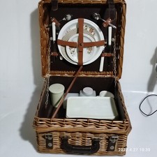 Cesto valigia da pic nic in vimini anni 60 vintage