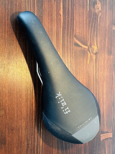 Sella bici fizik - m3, nera