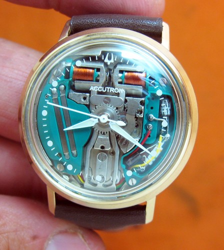 214 accutron spaceview 10kt