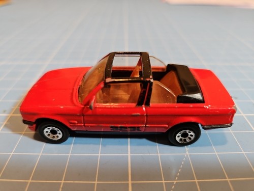 Modellino auto giocattolo