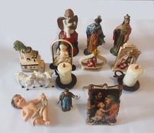 Set di 14 pezzi fra statuine