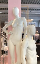 MANICHINI UOMO E DONNA INTERO PROFESSIONALE DA VETRINA NEGOZIO BASE IN VETRO