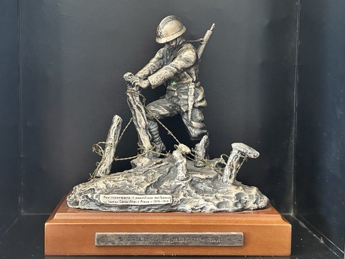 Scultura militare - militare, 15’